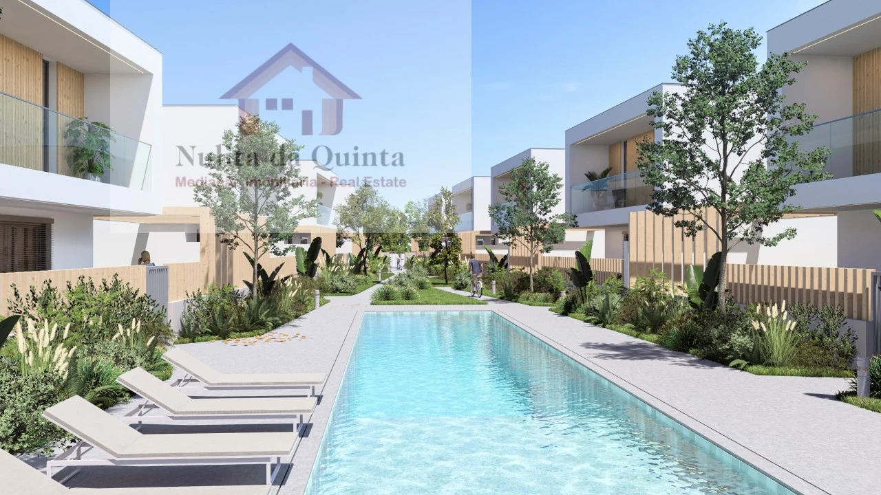 Moradia T4 para Venda em Albufeira e Olhos de Água Foto 1