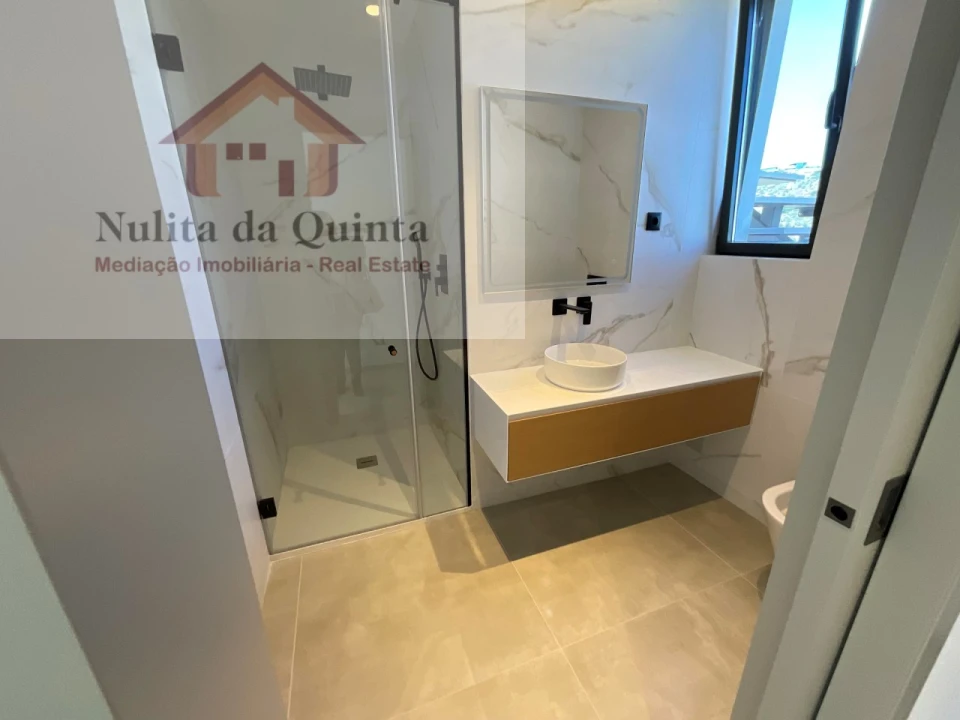 Moradia T3 para Venda em Albufeira e Olhos de Água Foto 24