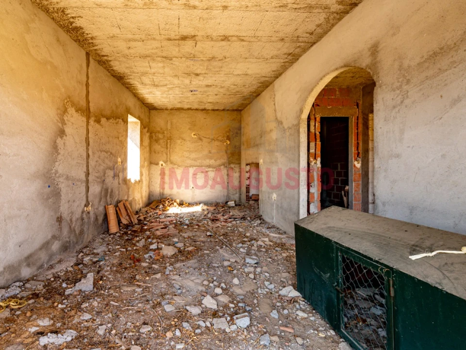 Moradia T2 para Venda em Junça e Naves Foto 4