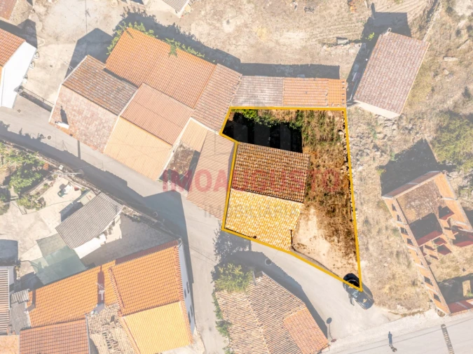 Moradia T2 para Venda em Junça e Naves Foto 3