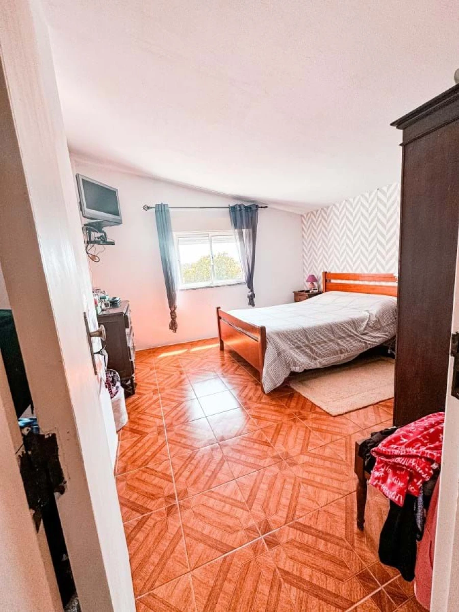 Moradia T5 para Venda em São Martinho do Porto Foto 32