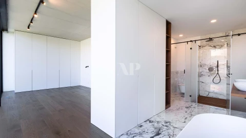 Moradia T4 para Venda em Quarteira