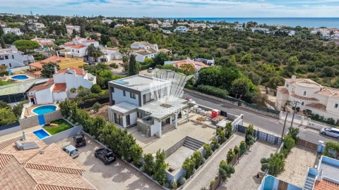 Moradia T4 para Venda em Lagoa e Carvoeiro