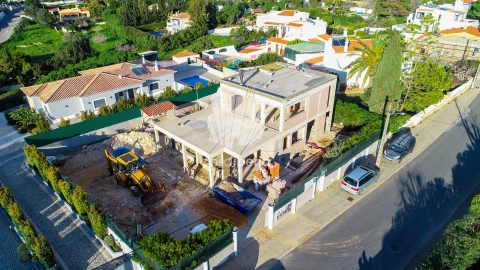 Moradia T4 para Venda em Lagoa e Carvoeiro