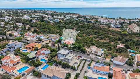 Moradia T4 para Venda em Lagoa e Carvoeiro