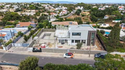 Moradia T4 para Venda em Lagoa e Carvoeiro