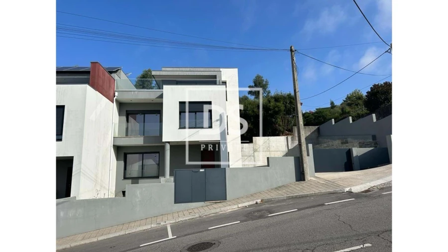 Moradia T4 para Venda em Gondomar (São Cosme), Valbom e Jovim Foto 11