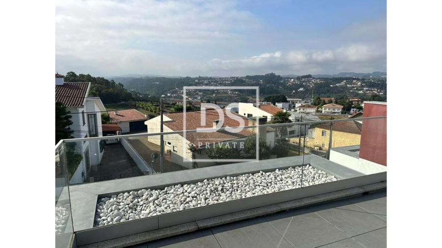 Moradia T4 para Venda em Gondomar (São Cosme), Valbom e Jovim Foto 1