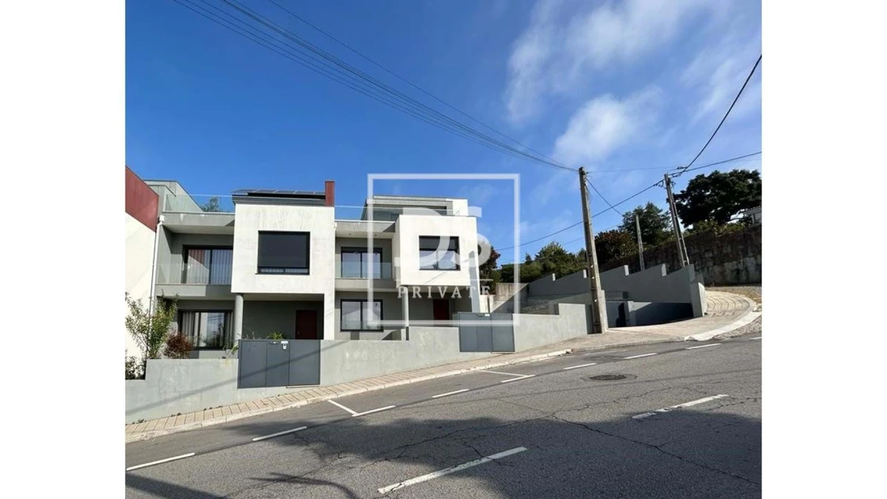 Moradia T4 para Venda em Gondomar (São Cosme), Valbom e Jovim Foto 9