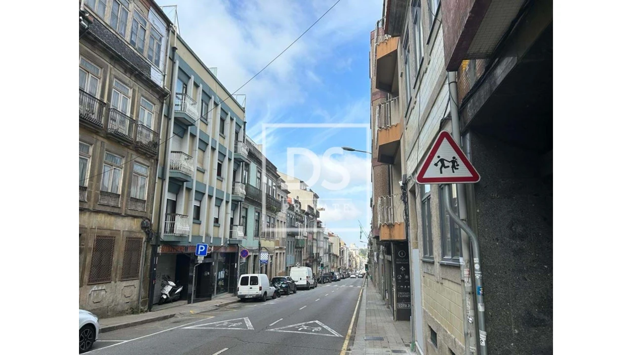 Apartamento T1 para Venda em Cedofeita, Santo Ildefonso, Sé, Miragaia, São Nicolau e Vitória Foto 4