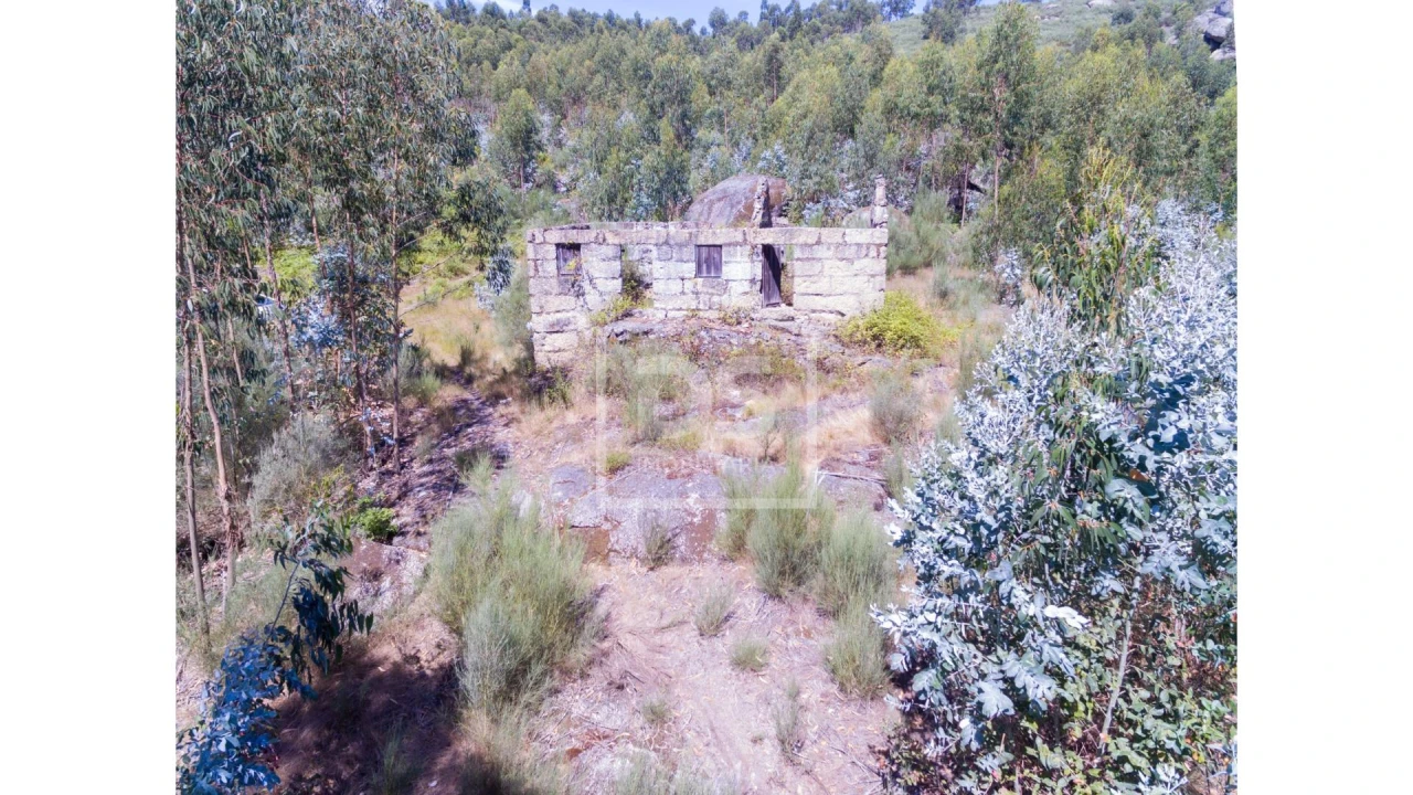 Moradia T0 para Venda em Vila Boa de Quires e Maureles Foto 1