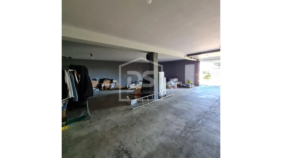 Moradia T4 para Venda em Sobrado e Bairros Foto 20