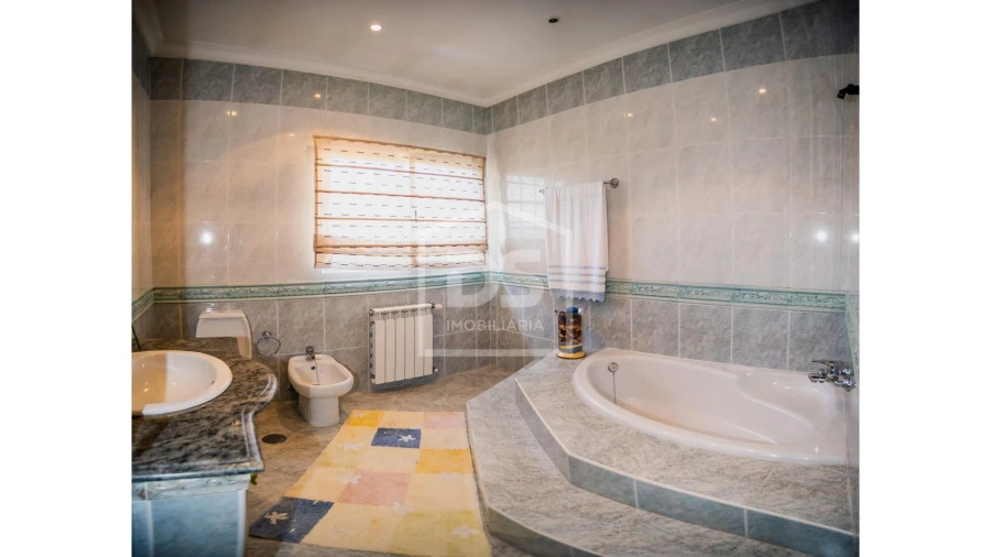 Moradia T4 para Venda em Sobrado e Bairros Foto 17