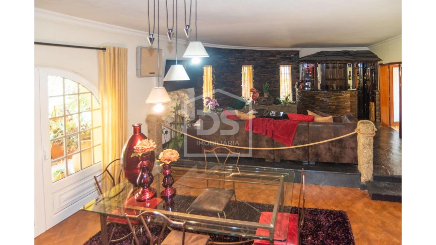 Moradia T4 para Venda em Sobrado e Bairros Foto 13