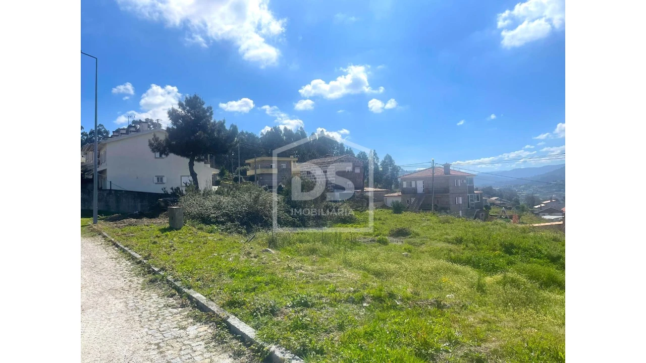 Terreno para Venda em Alpendorada, Várzea e Torrão Foto 1