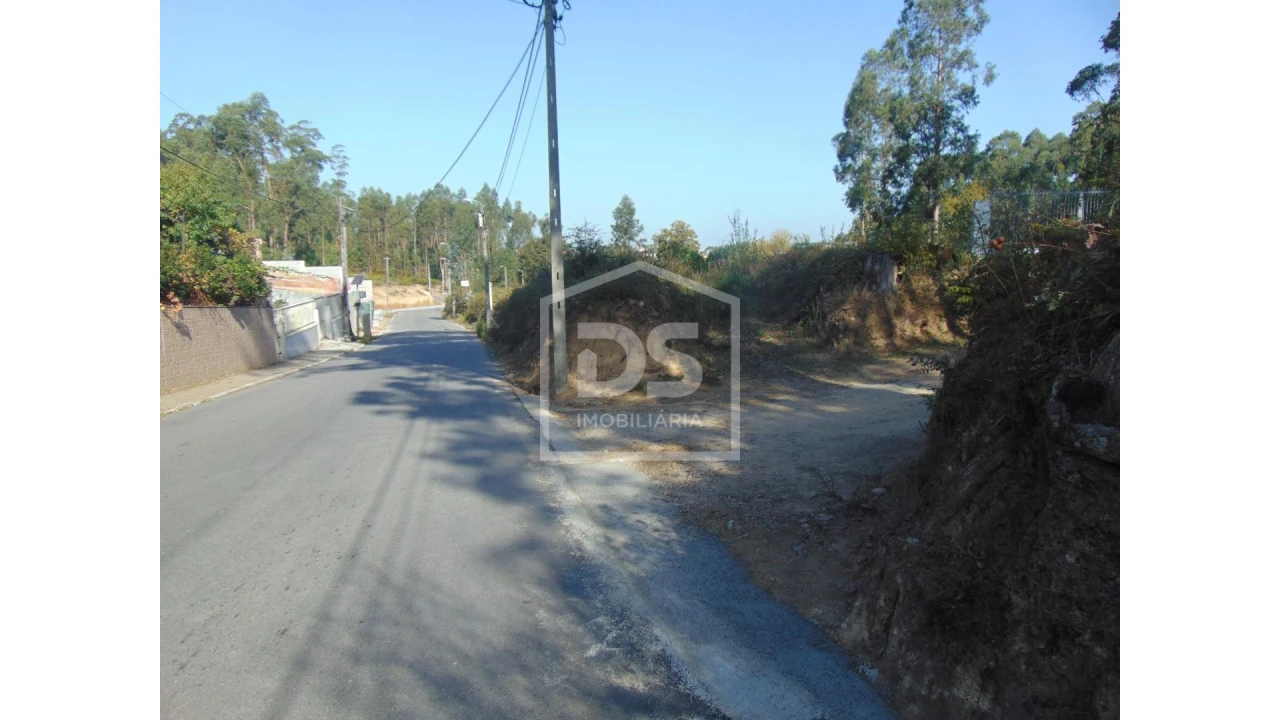 Terreno para Venda em Argoncilhe Foto 2