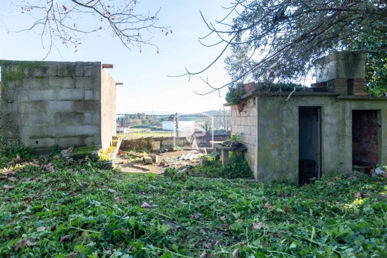 Moradia T0 para Venda em Recezinhos (São Mamede) Foto 10