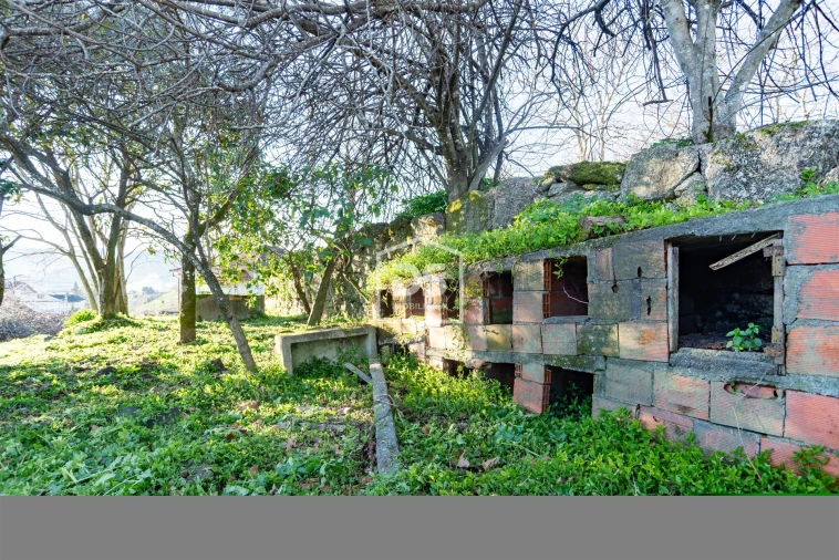 Moradia T0 para Venda em Recezinhos (São Mamede) Foto 2