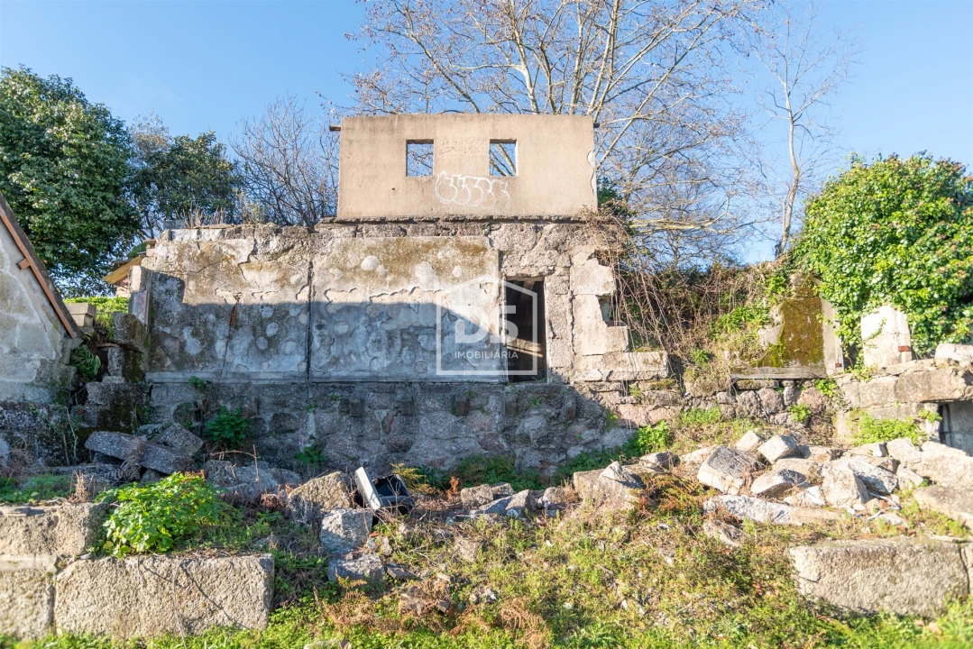 Moradia T0 para Venda em Recezinhos (São Mamede) Foto 1