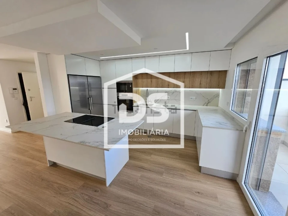 Apartamento T3 para Venda em Repeses e São Salvador Foto 3