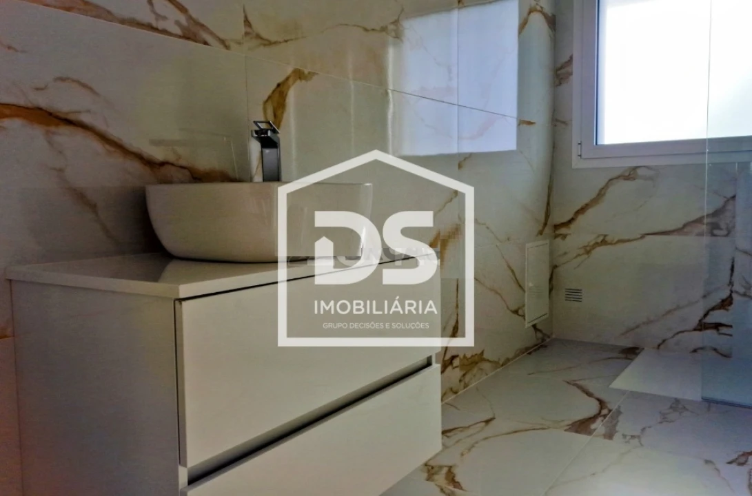 Apartamento T3 para Venda em Repeses e São Salvador Foto 12