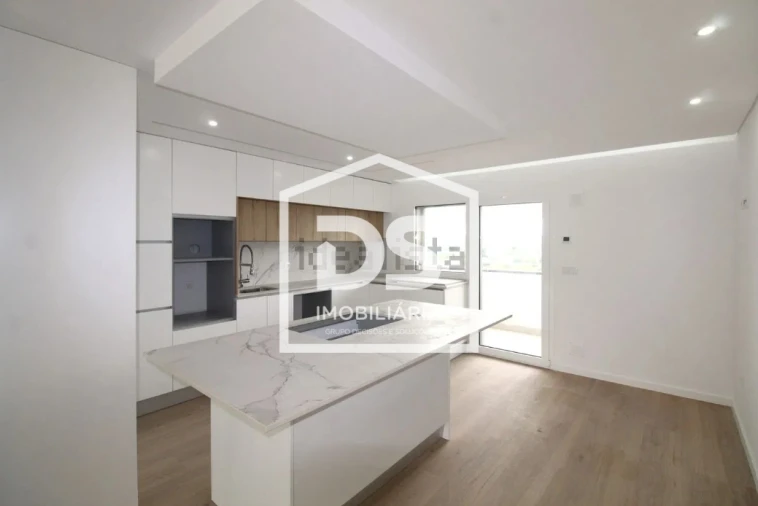 Apartamento T3 para Venda em Repeses e São Salvador Foto 4