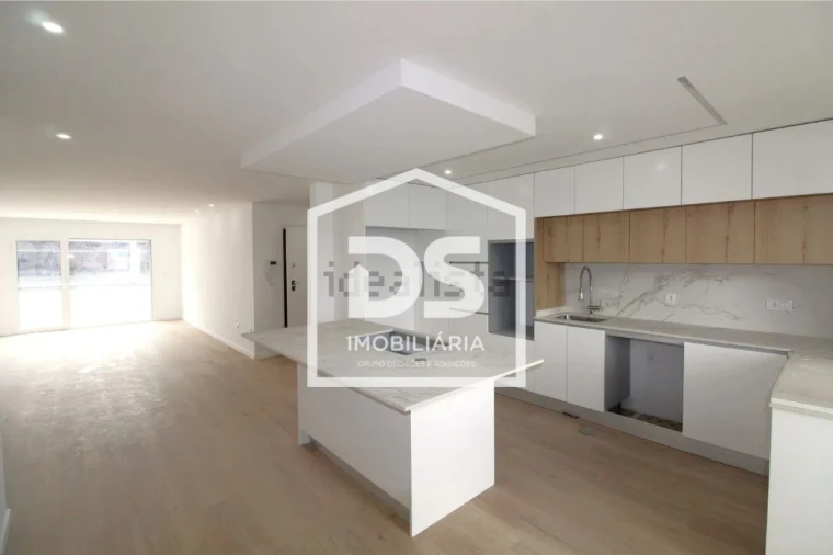 Apartamento T3 para Venda em Repeses e São Salvador Foto 2