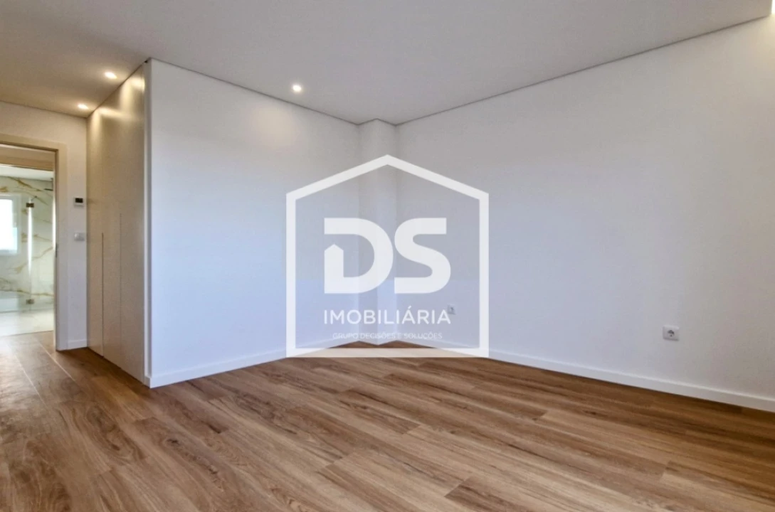 Apartamento T3 para Venda em Repeses e São Salvador Foto 15