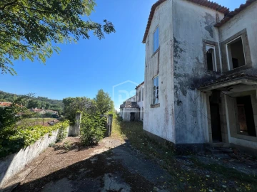 Quinta T0 para Venda em Nelas