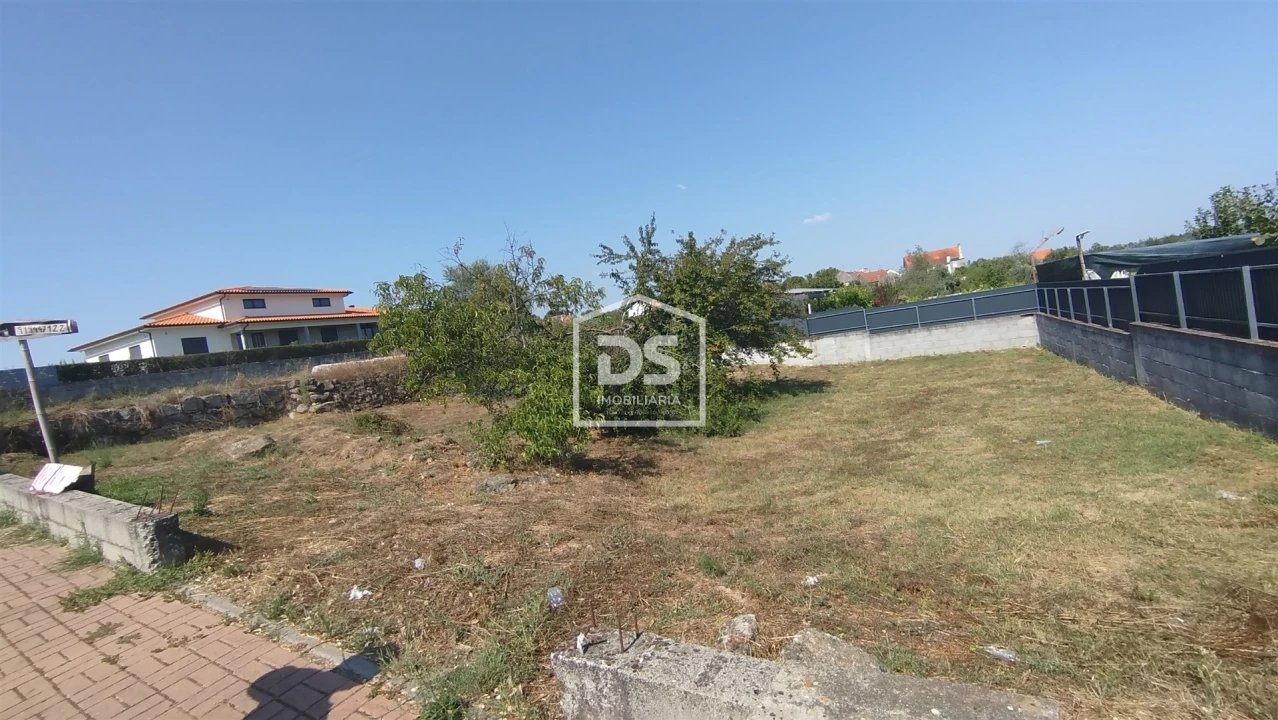 Terreno para Venda em Cabanas de Viriato Foto 2