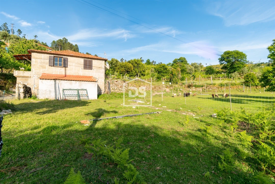 Moradia T3 para Venda em Ferreiros de Tendais Foto 3