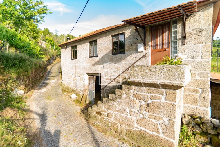 Moradia T3 para Venda em Ferreiros de Tendais