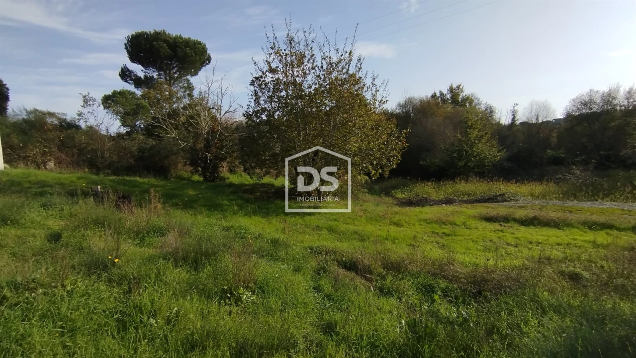 Terreno para Venda em Oliveira do Conde Foto 1