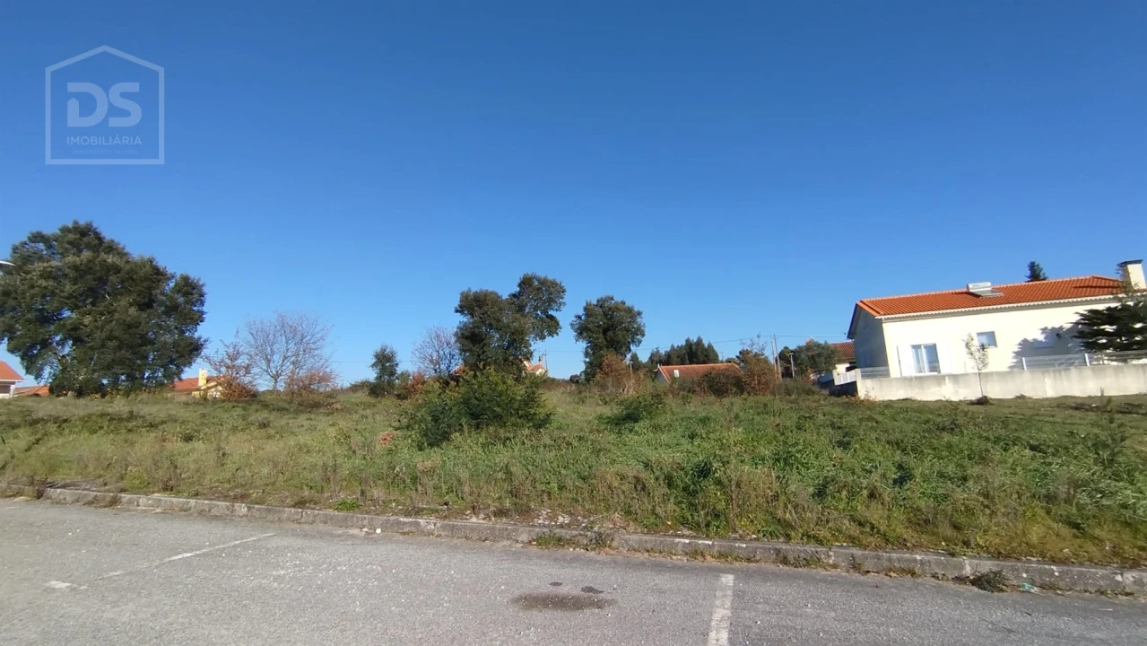 Terreno para Venda em Currelos, Papízios e Sobral Foto 1