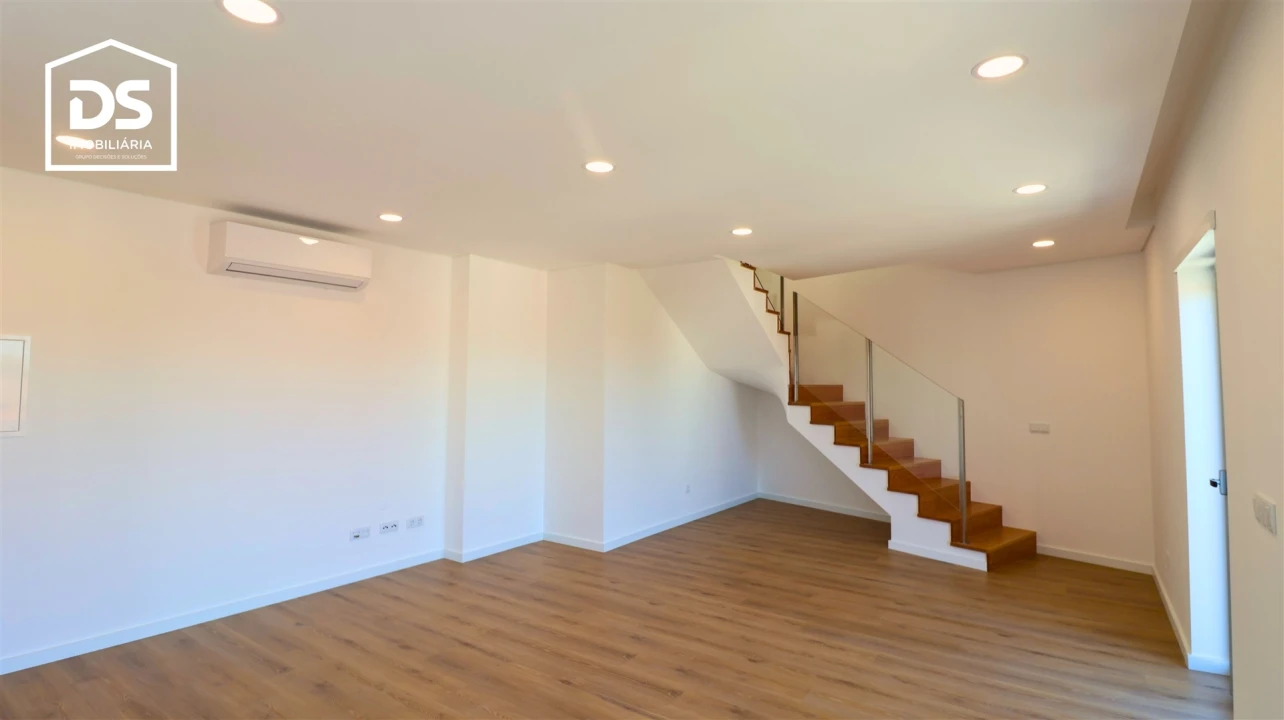 Apartamento T3 para Venda em Currelos, Papízios e Sobral Foto 1