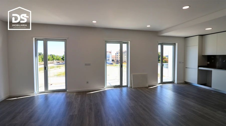 Apartamento T3 para Venda em Currelos, Papízios e Sobral Foto 13