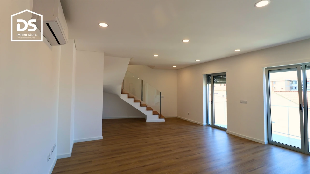 Apartamento T3 para Venda em Currelos, Papízios e Sobral Foto 25