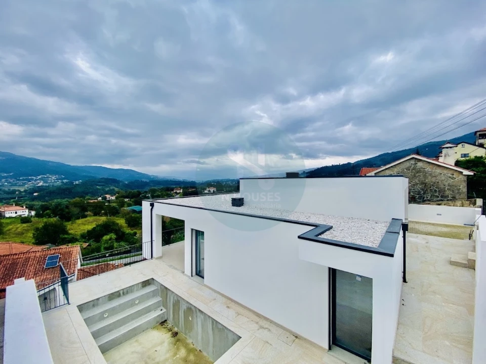 Moradia T3 para Venda em Ribeira Foto 5