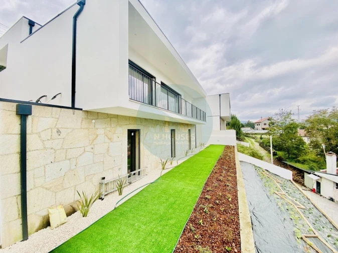 Moradia T3 para Venda em Ribeira Foto 3