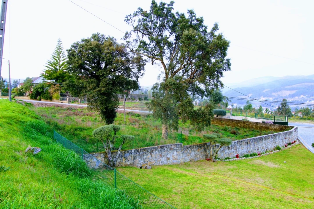 Terreno para Venda em Arcozelo Foto 3
