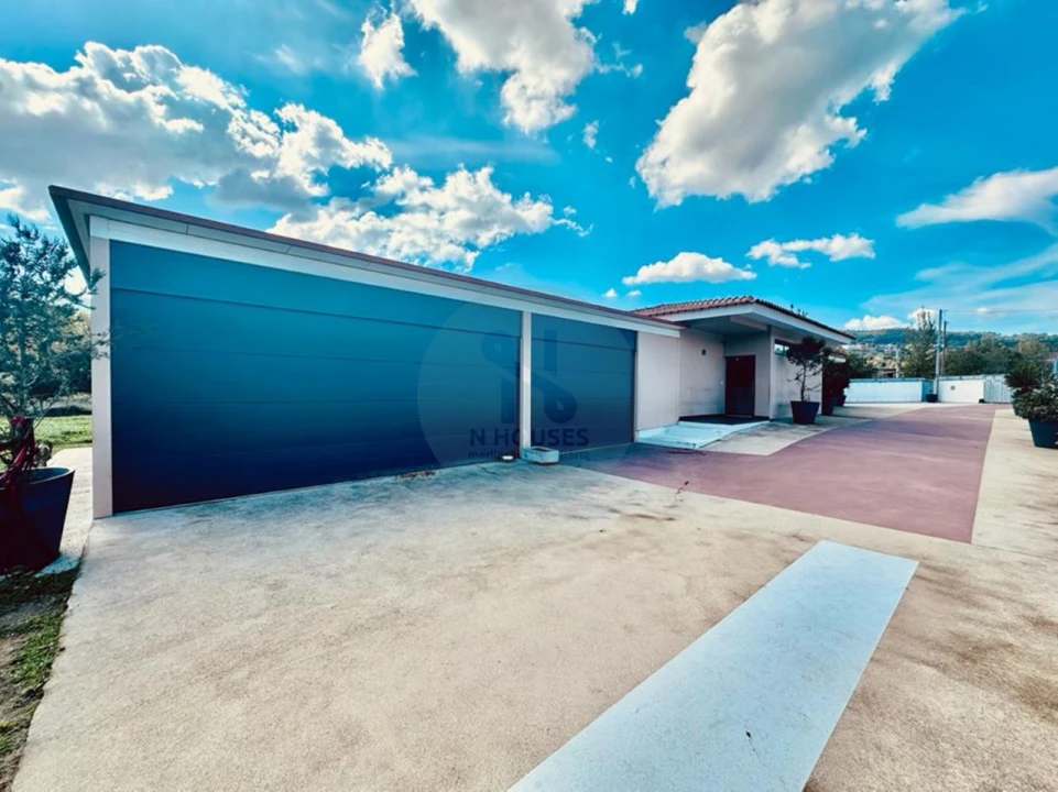 Moradia T3 para Venda em Lanhoso Foto 2