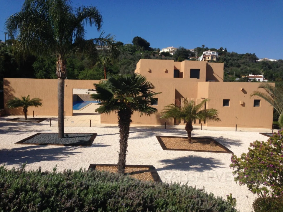 Moradia T5 para Venda em Lagos (São Sebastião e Santa Maria) Foto 1