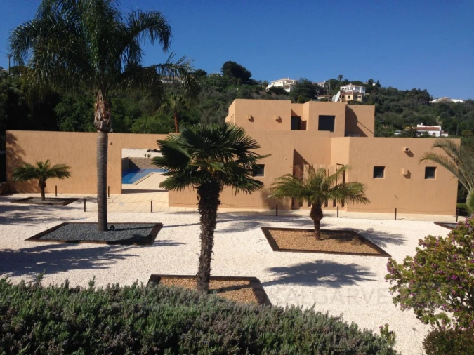 Moradia T5 para Venda em Lagos (São Sebastião e Santa Maria) Foto 1