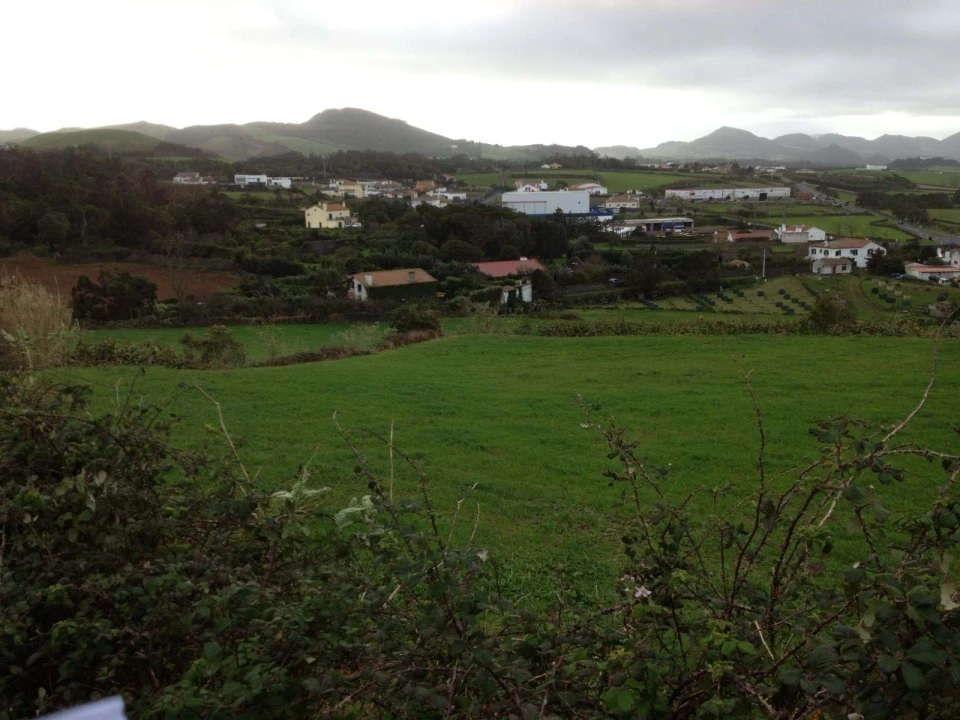 Terreno para Venda em Rabo de Peixe Foto 5