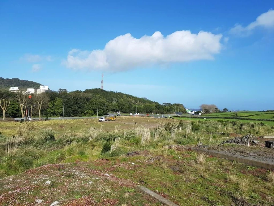 Terreno para Venda em Pico da Pedra Foto 2