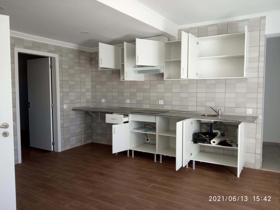 Apartamento T2 para Venda em Biscoitos Foto 3