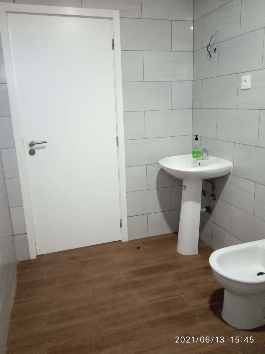 Apartamento T2 para Venda em Biscoitos Foto 4