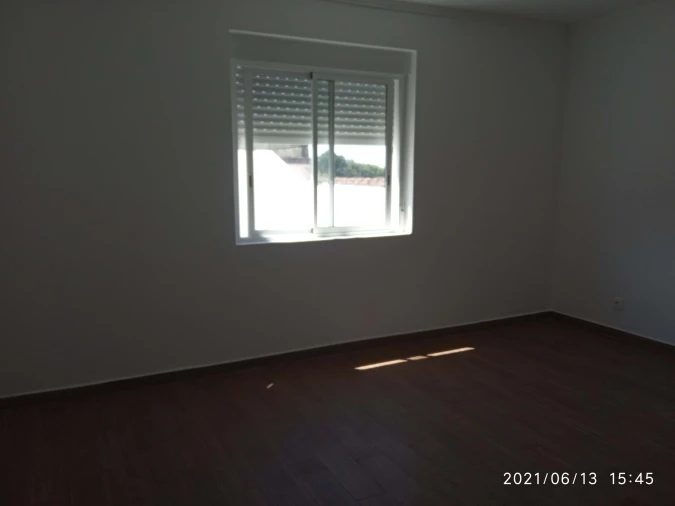 Apartamento T2 para Venda em Biscoitos Foto 9