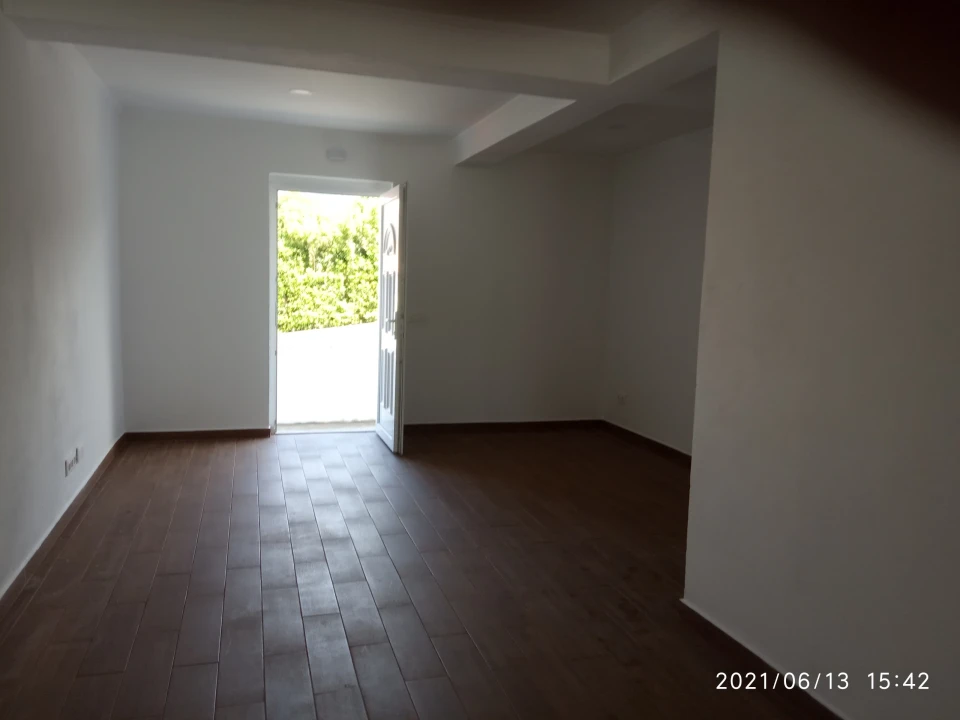 Apartamento T2 para Venda em Biscoitos Foto 2