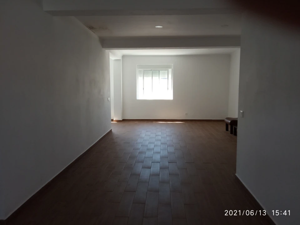 Apartamento T2 para Venda em Biscoitos Foto 1